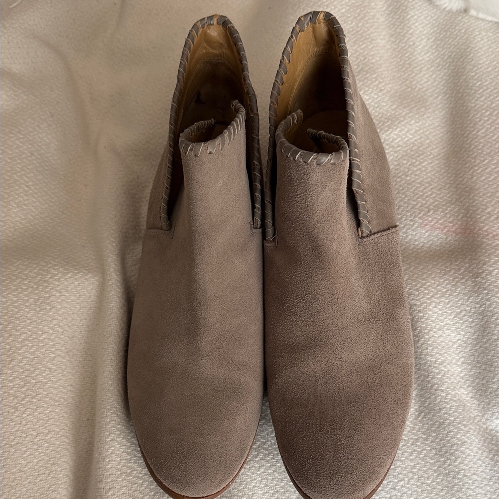 Jack Rogers Women’s Brown Slip-On Suede Shoes Sz 9.5